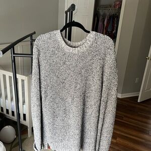 Banana Republic Men's Black and White Crewneck Sweater